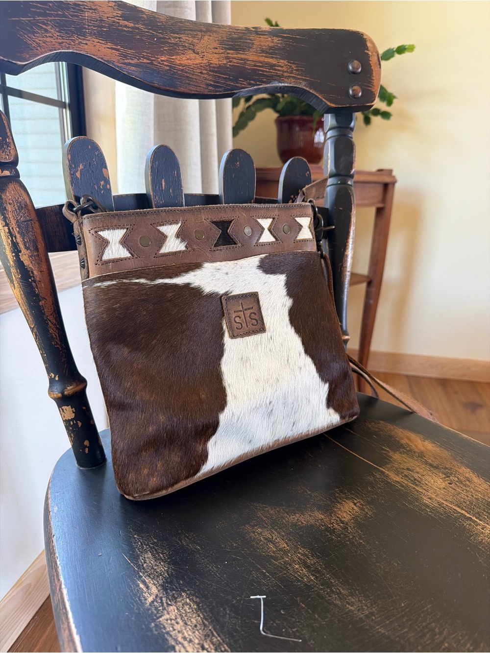 STS Ranchwear Brown and White Hair-on-Hide Crossbody Bag - Picture 4 of 8